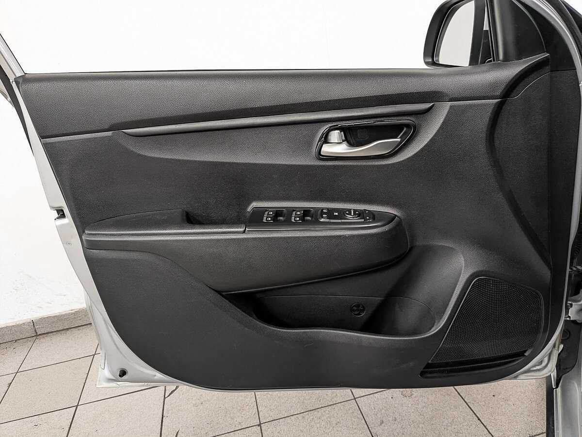 Kia Rio с пробегом — 2020 год. Фото: #18