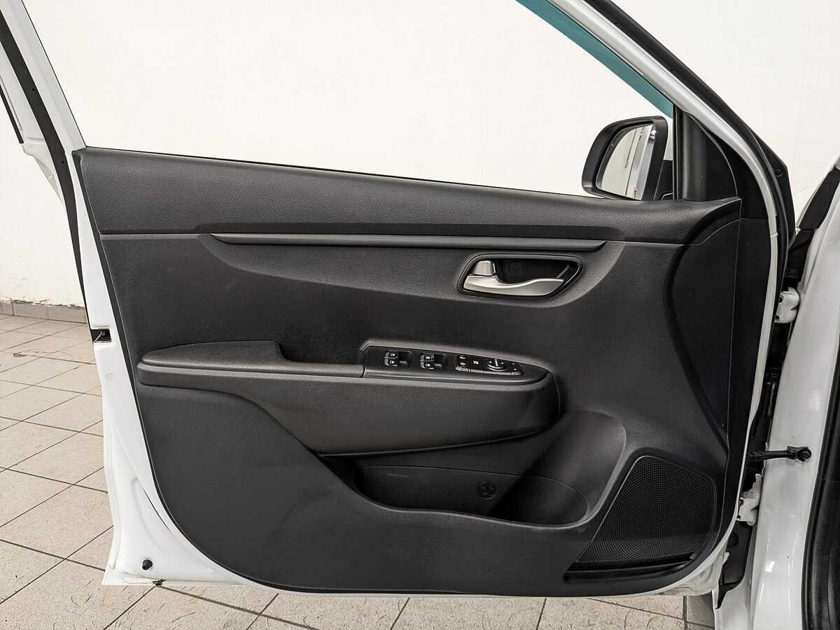 Kia Rio с пробегом — 2017 год. Фото: #18