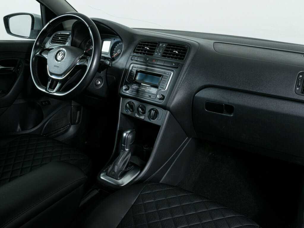 Volkswagen Polo с пробегом — 2016 год. Фото: #7