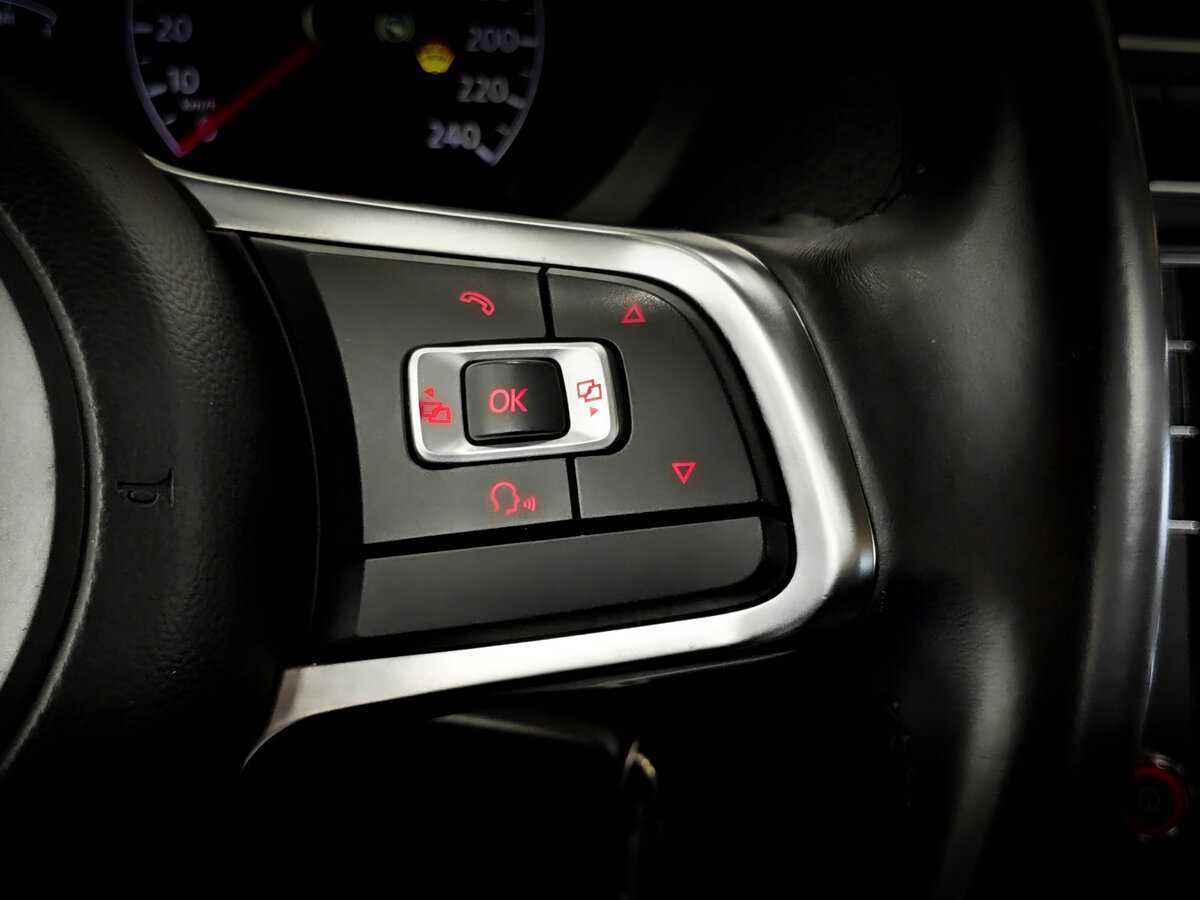 Volkswagen Polo с пробегом — 2018 год. Фото: #26