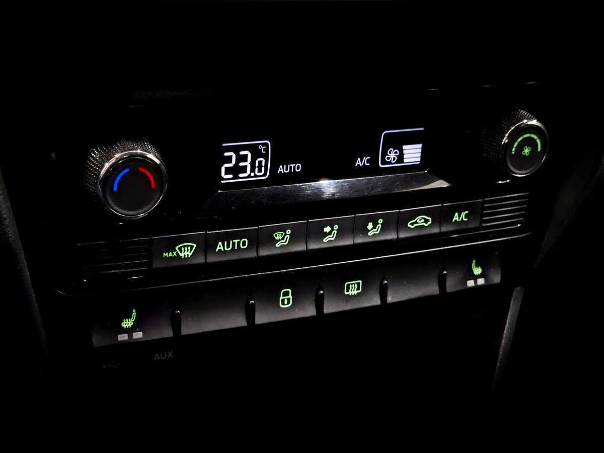 Skoda Rapid с пробегом — 2016 год. Фото: #22