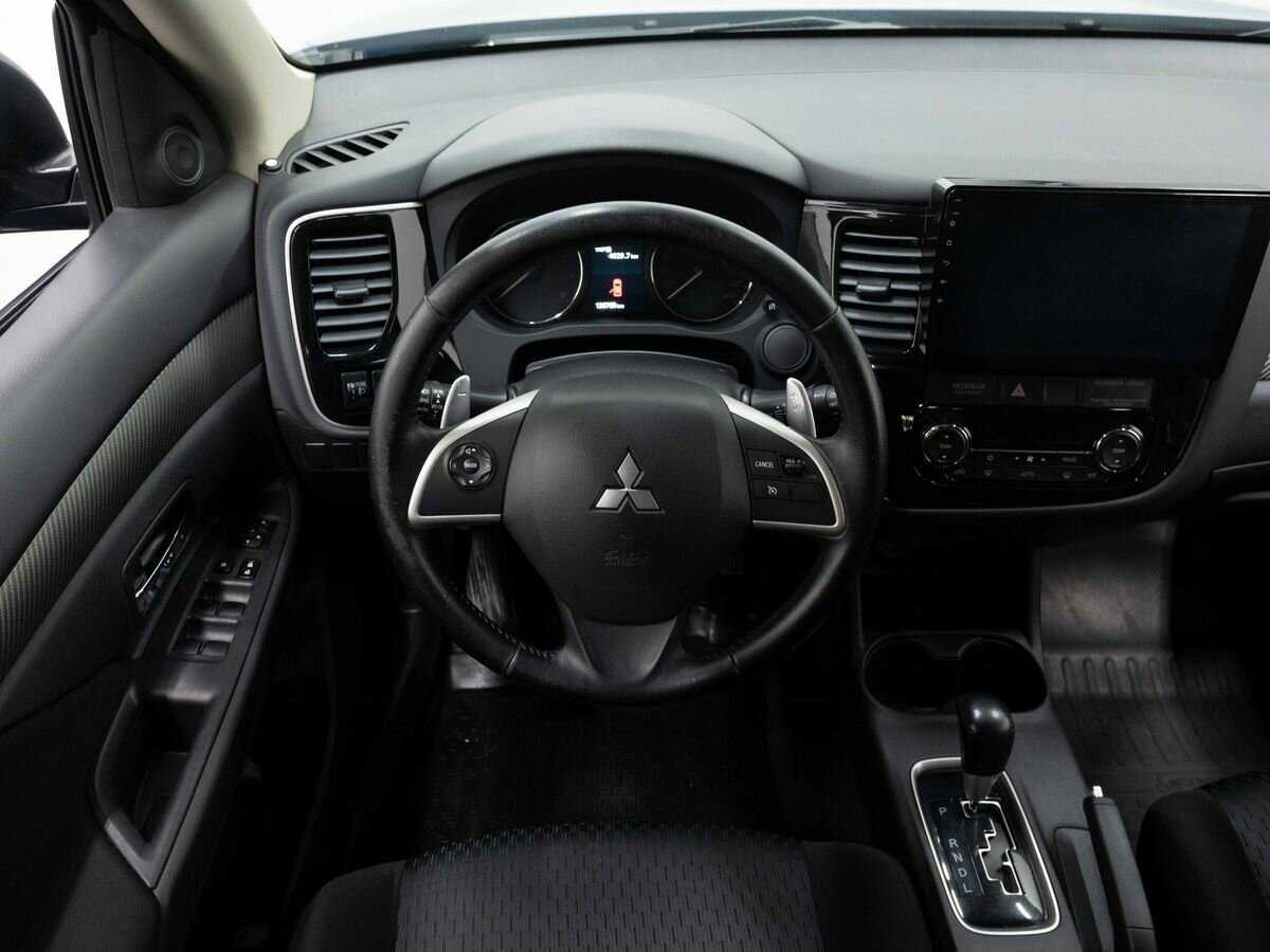 Mitsubishi Outlander с пробегом — 2014 год. Фото: #13