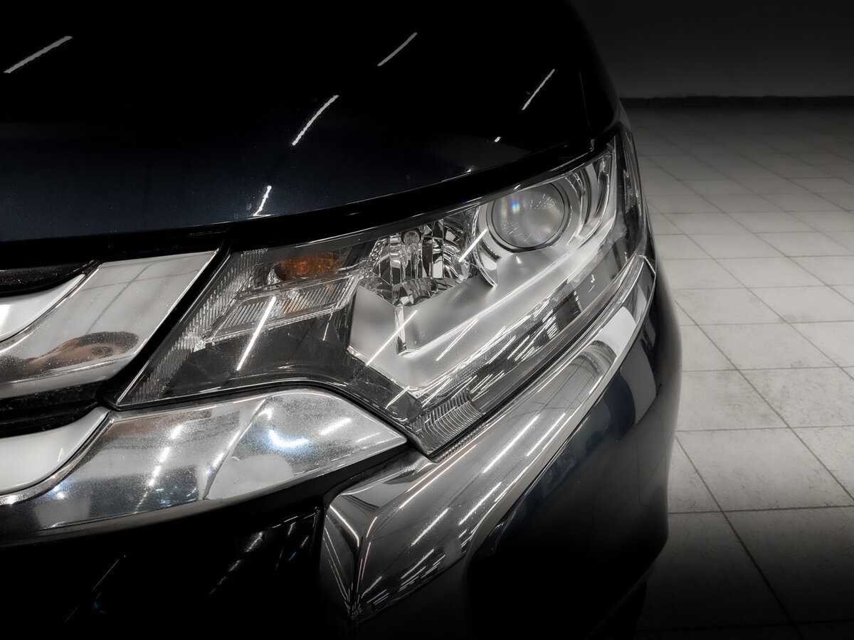 Mitsubishi Outlander с пробегом — 2017 год. Фото: #16