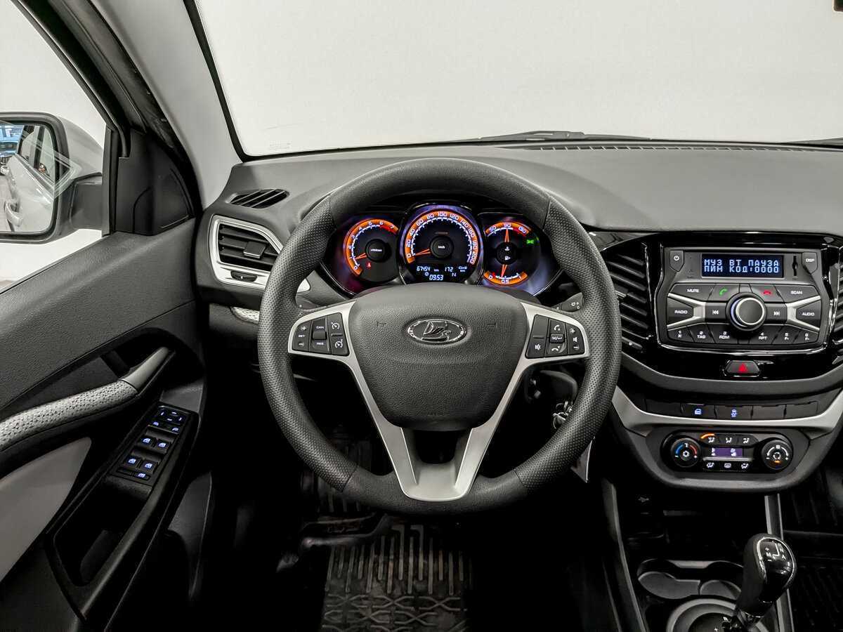 Lada (ВАЗ) Vesta с пробегом — 2019 год. Фото: #18