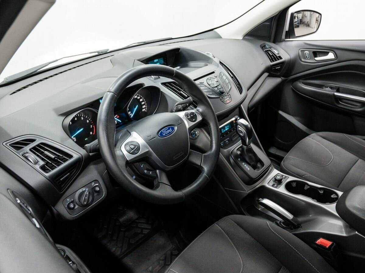 Ford Kuga с пробегом — 2015 год. Фото: #12