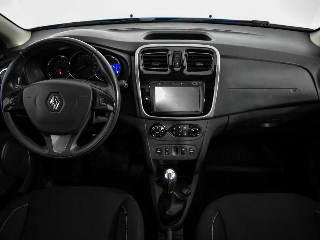 Renault Sandero с пробегом — 2017 год. Фото: #11