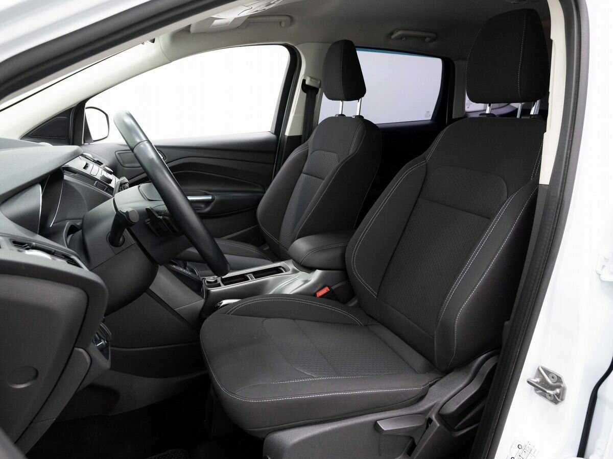 Ford Kuga с пробегом — 2017 год. Фото: #9