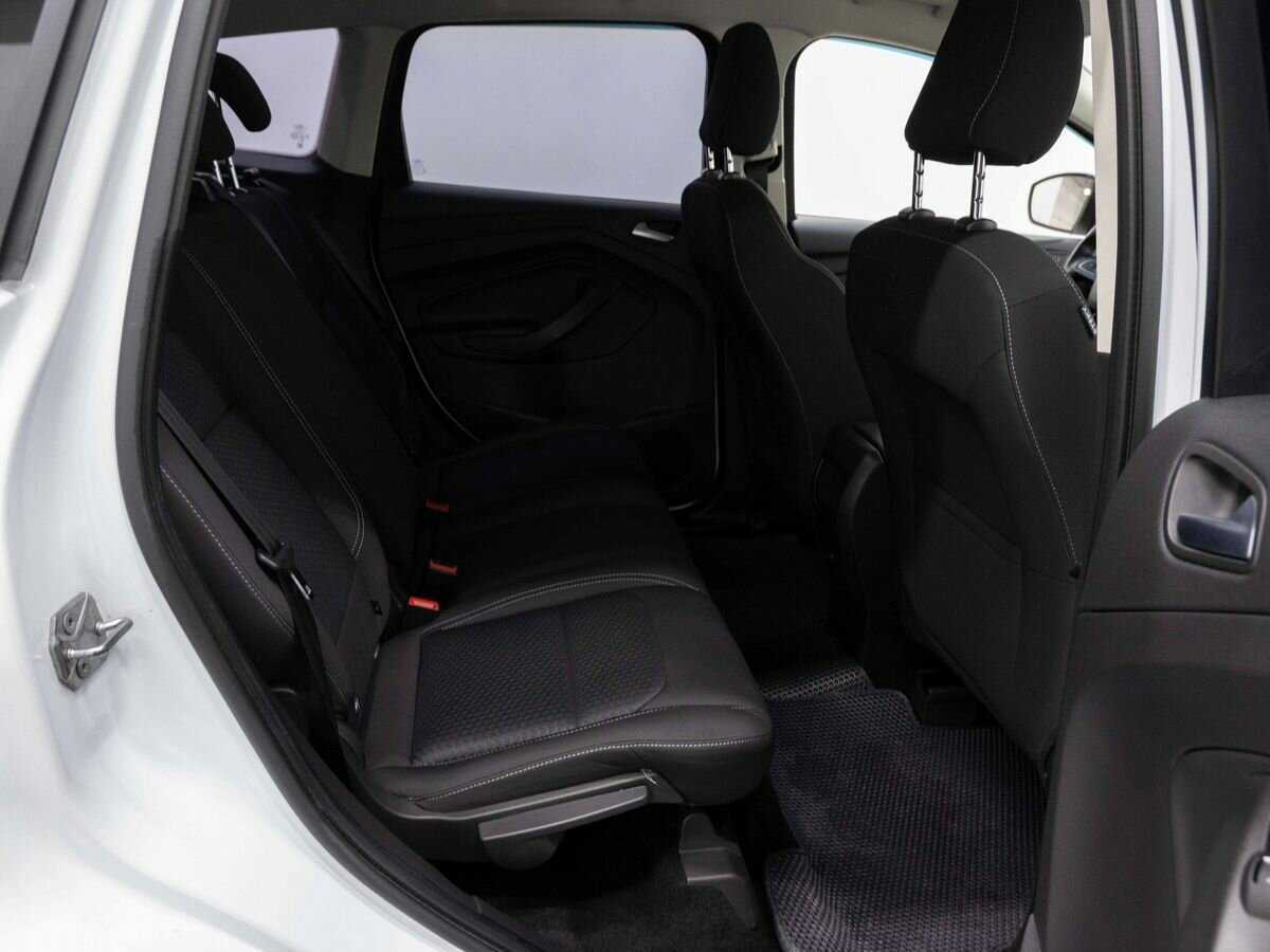 Ford Kuga с пробегом — 2017 год. Фото: #11