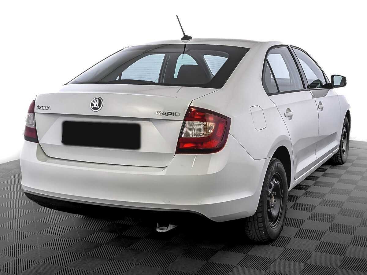 Skoda Rapid с пробегом — 2017 год. Фото: #4