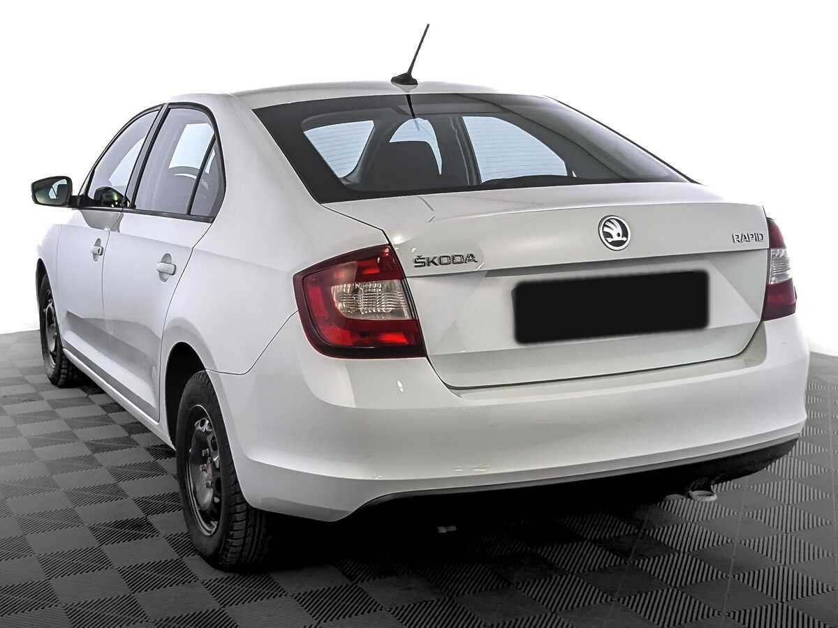 Skoda Rapid с пробегом — 2017 год. Фото: #6