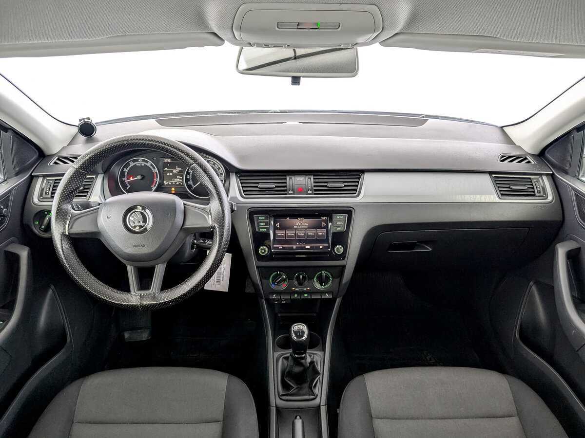 Skoda Rapid с пробегом — 2017 год. Фото: #13