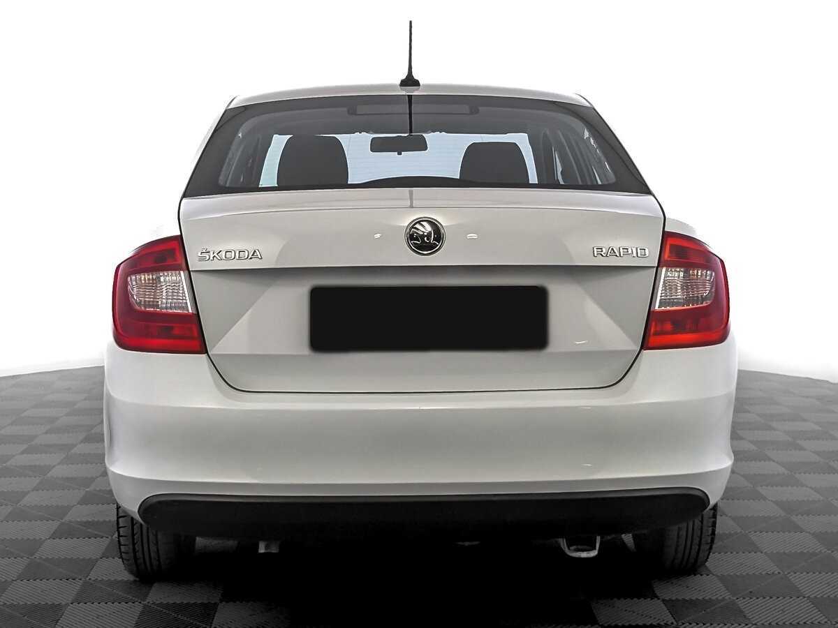 Skoda Rapid с пробегом — 2017 год. Фото: #5