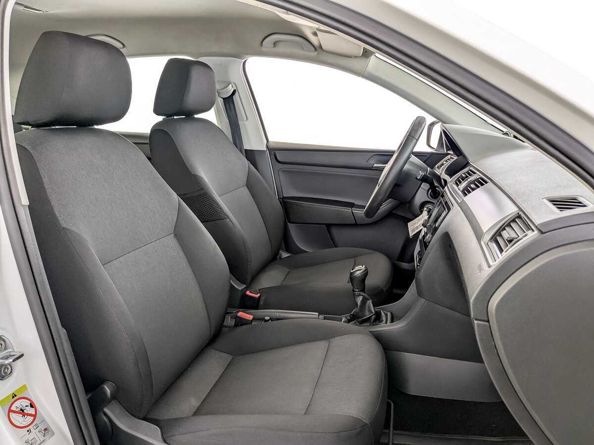 Skoda Rapid с пробегом — 2017 год. Фото: #22