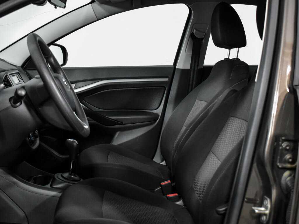 Lada (ВАЗ) Vesta с пробегом — 2017 год. Фото: #10