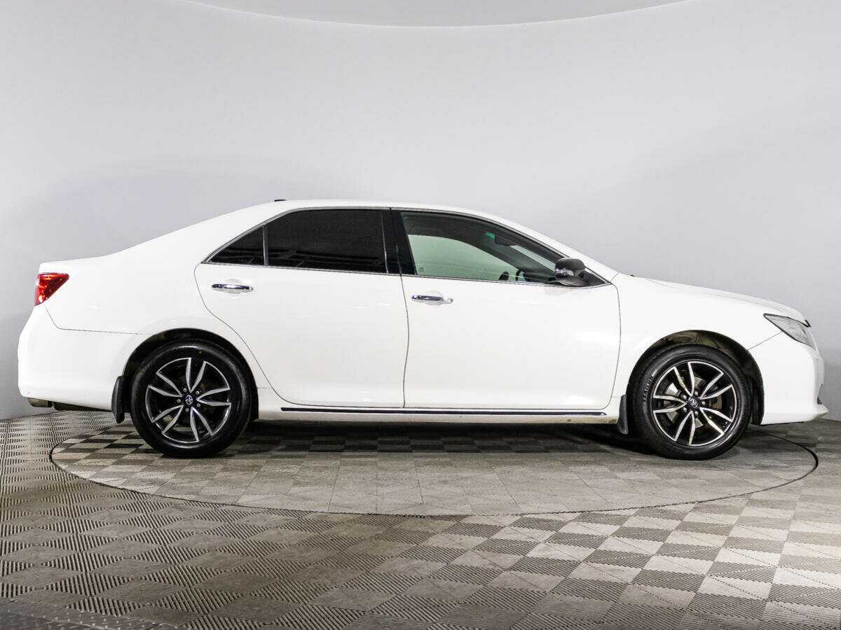 Toyota Camry с пробегом — 2012 год. Фото: #3