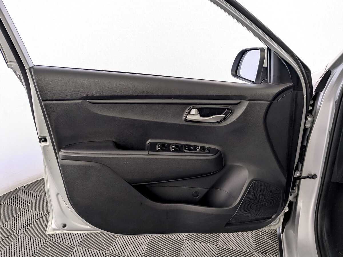 Kia Rio с пробегом — 2020 год. Фото: #18