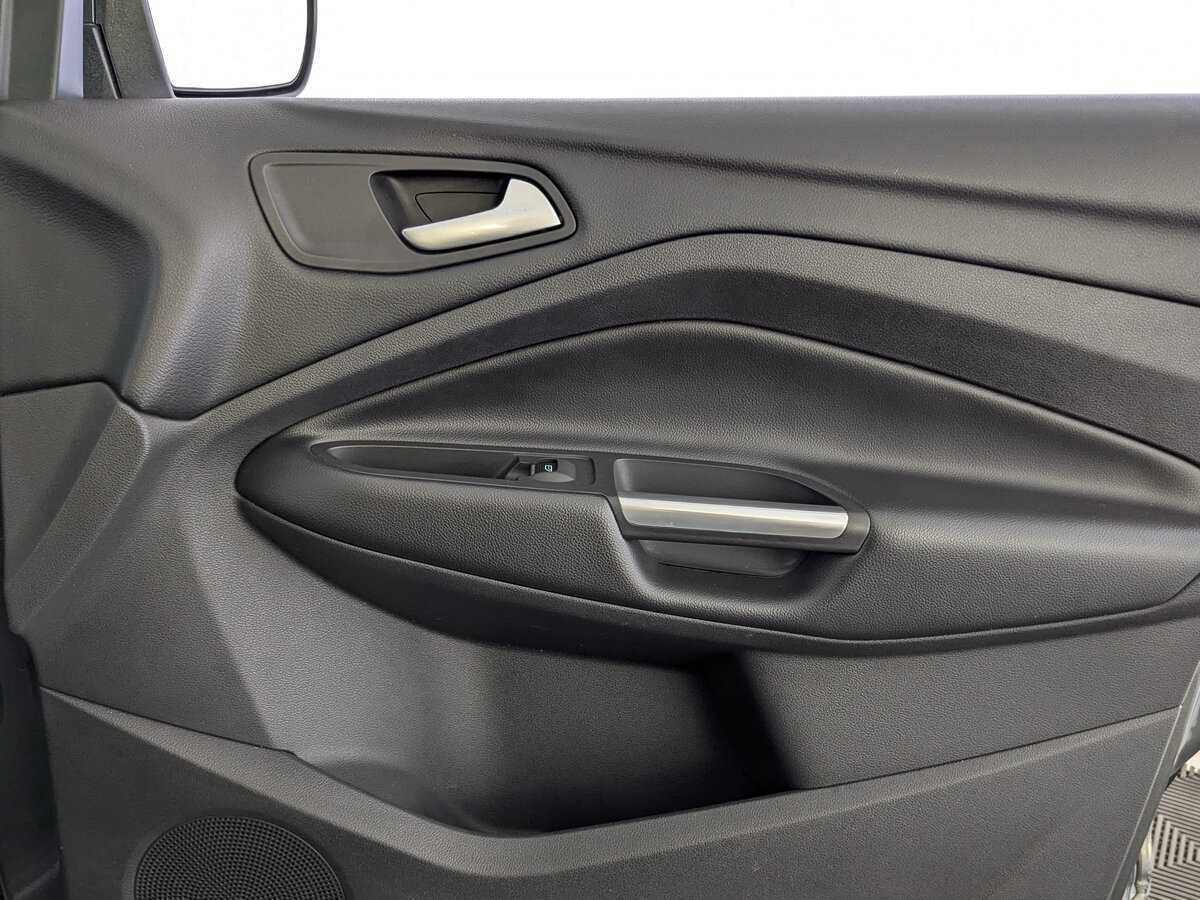 Ford Kuga с пробегом — 2018 год. Фото: #24