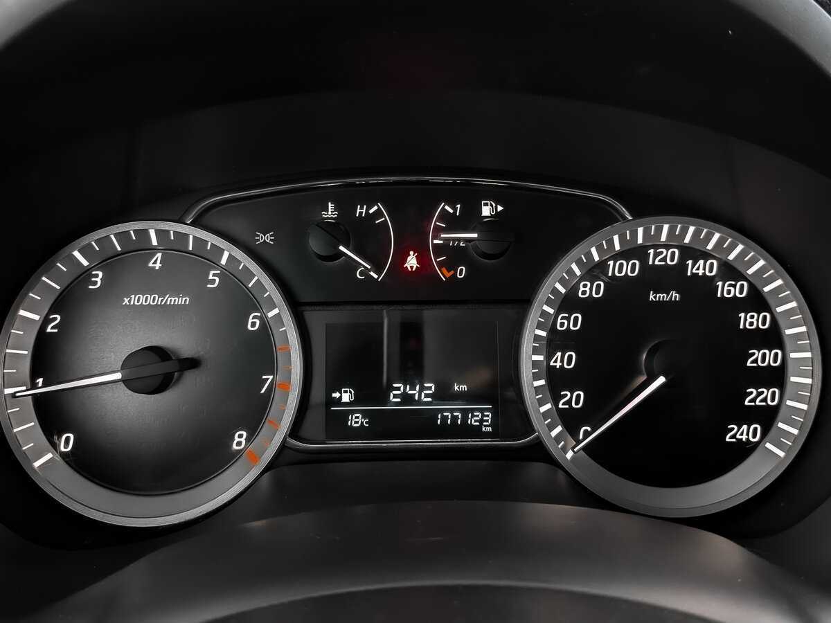 Nissan Sentra с пробегом — 2014 год. Фото: #15