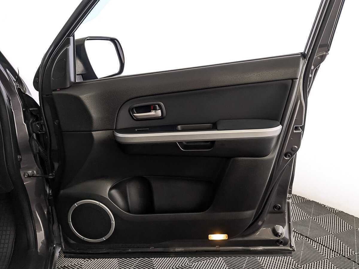 Suzuki Grand Vitara с пробегом — 2013 год. Фото: #24