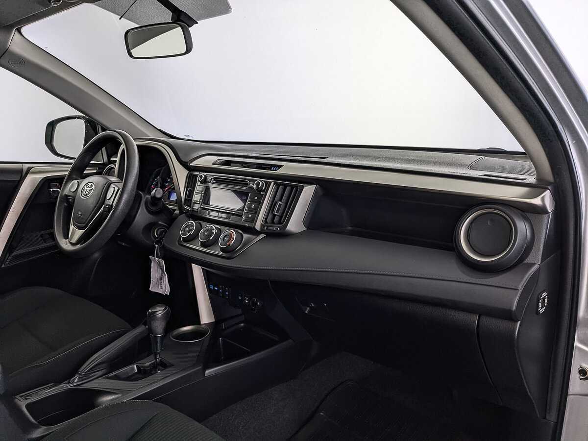 Toyota RAV4 с пробегом — 2013 год. Фото: #12