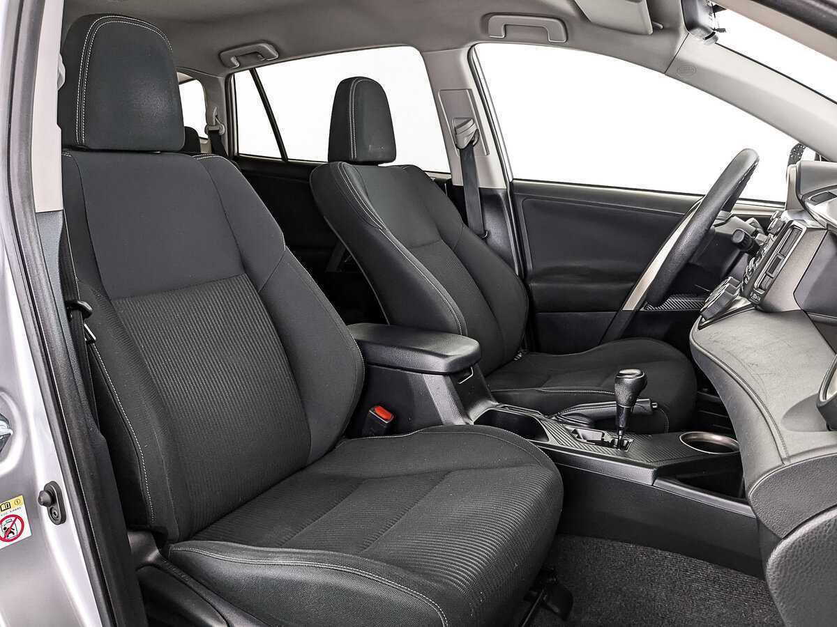 Toyota RAV4 с пробегом — 2013 год. Фото: #22