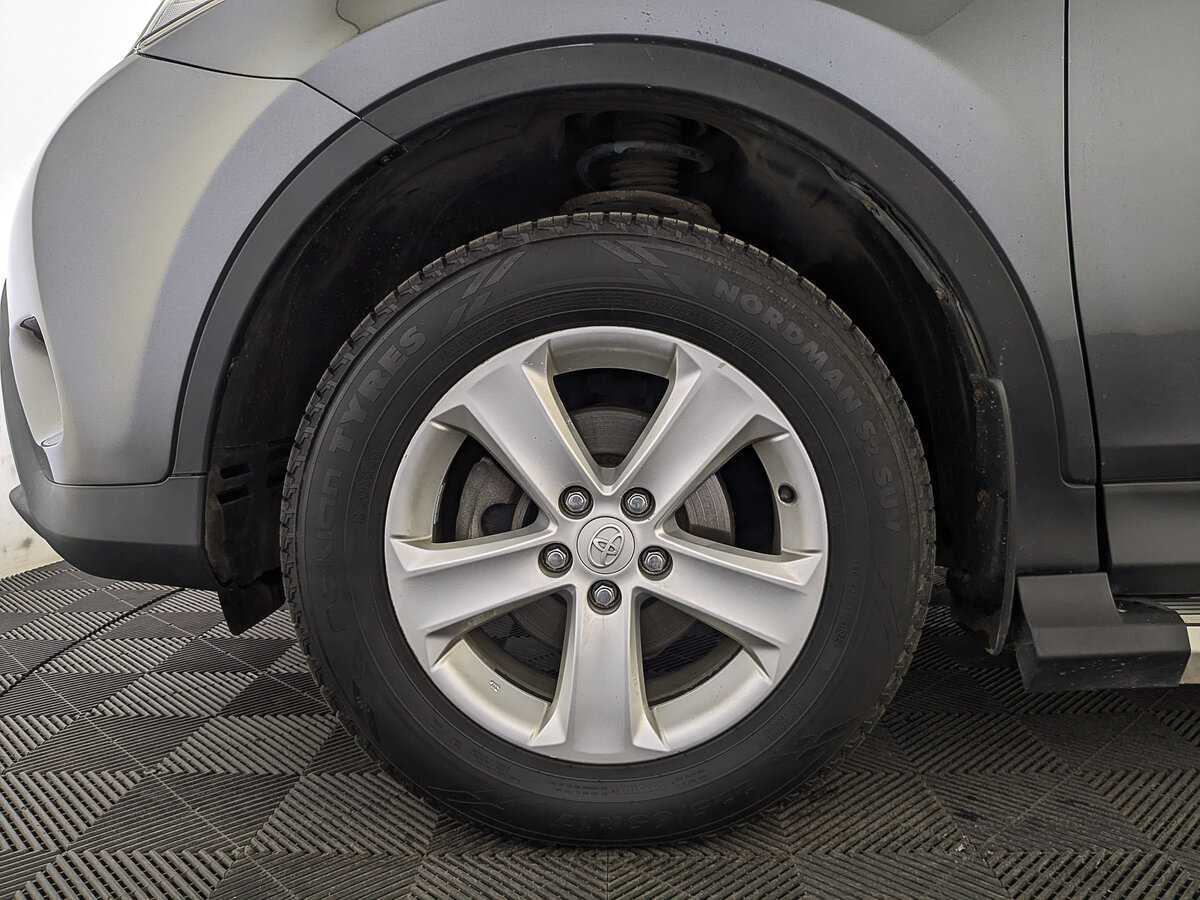 Toyota RAV4 с пробегом — 2014 год. Фото: #11