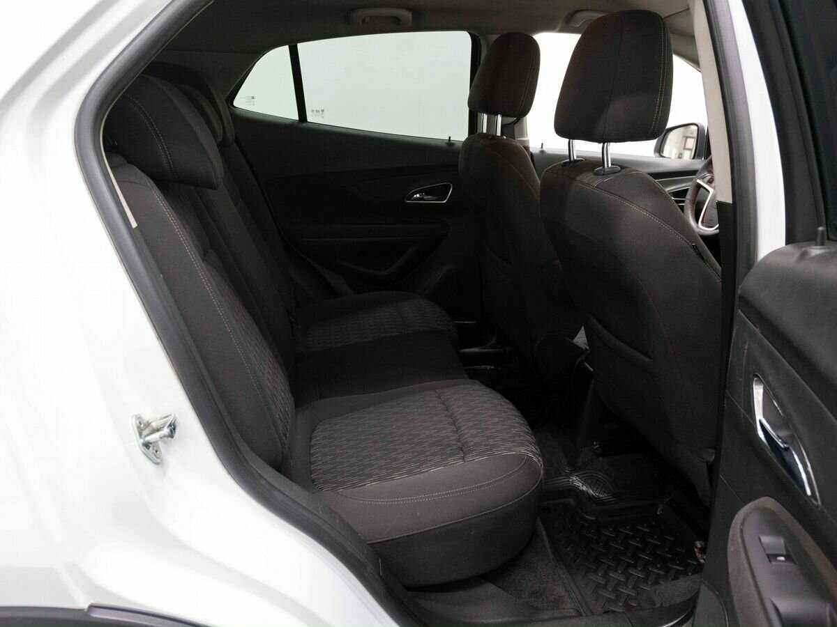 Opel Mokka с пробегом — 2013 год. Фото: #10