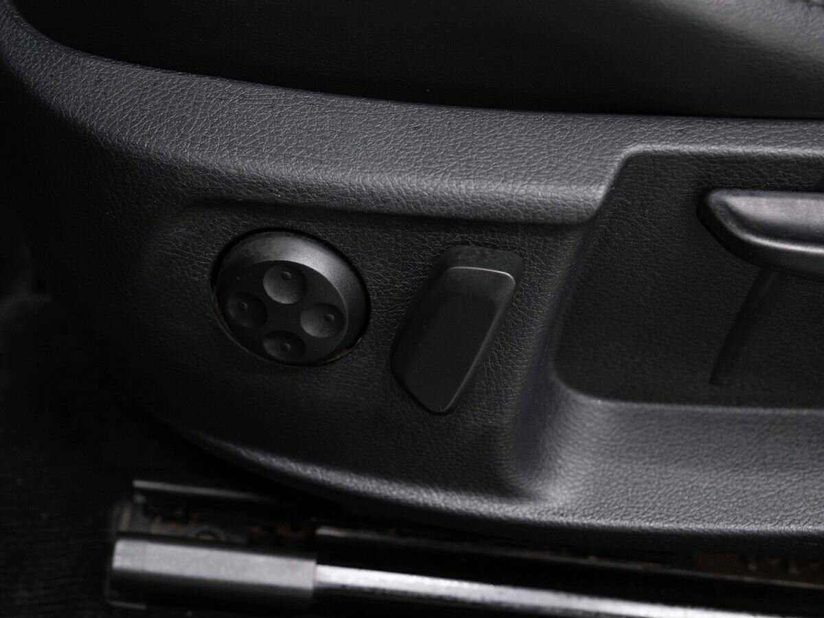 Volkswagen Passat CC с пробегом — 2014 год. Фото: #19