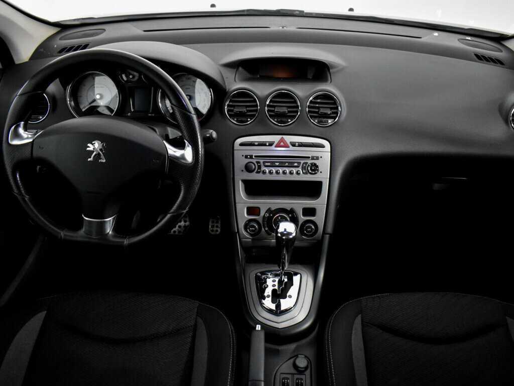 Peugeot 408 с пробегом — 2016 год. Фото: #12