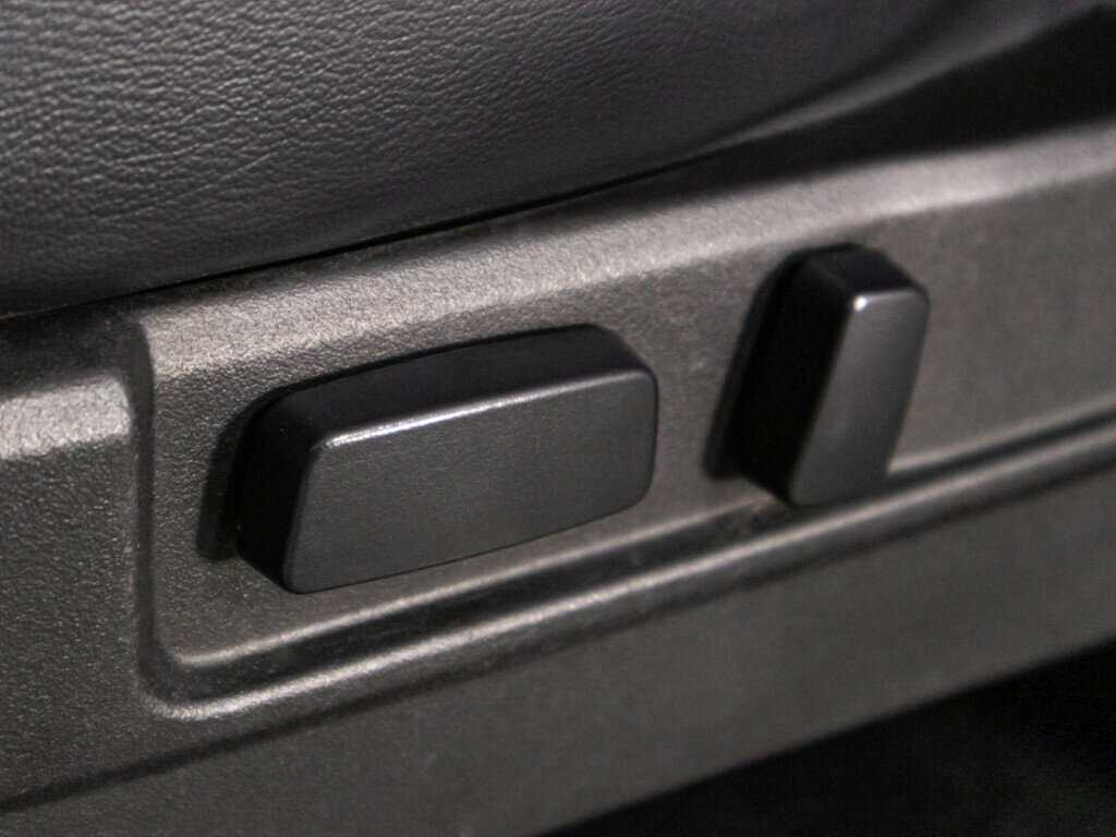 Mitsubishi Pajero Sport с пробегом — 2014 год. Фото: #17