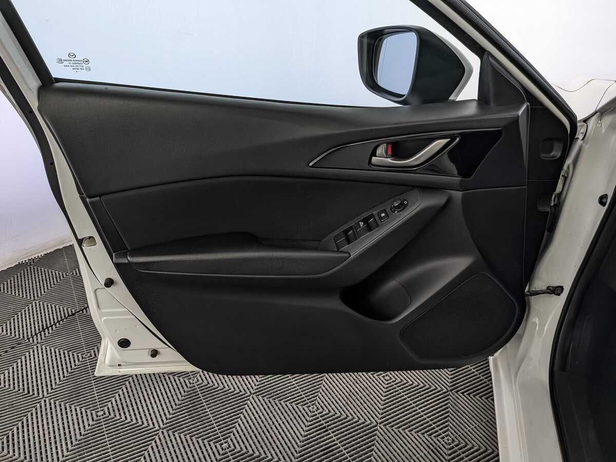 Mazda 3 с пробегом — 2014 год. Фото: #18