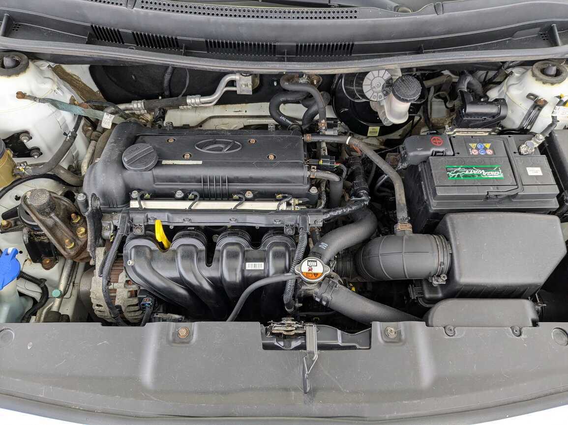 Hyundai Solaris с пробегом — 2013 год. Фото: #10