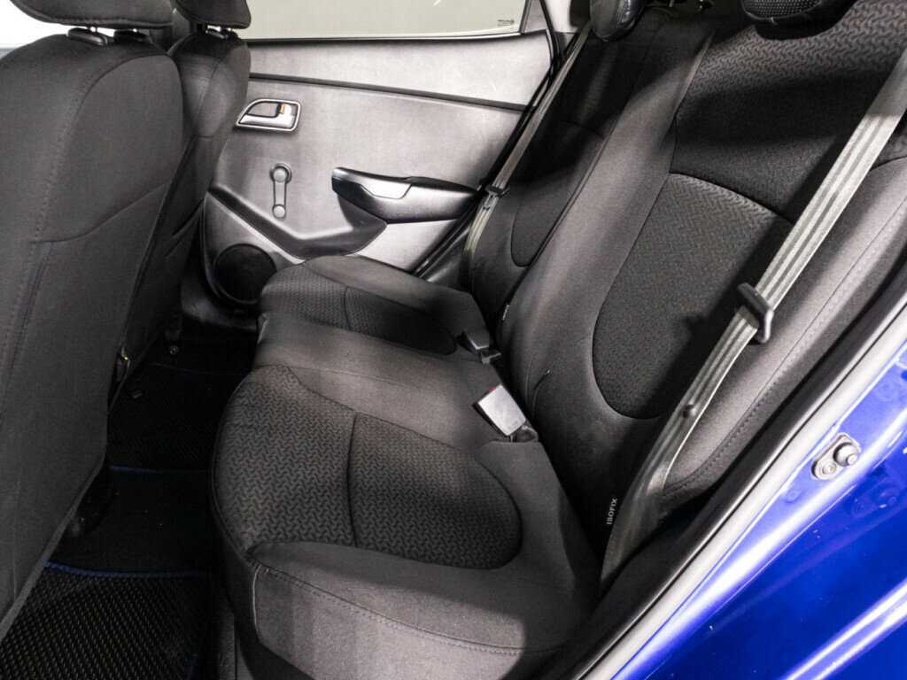 Kia Rio с пробегом — 2013 год. Фото: #9