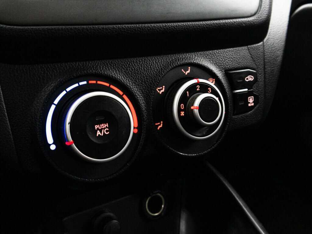 Kia Rio с пробегом — 2013 год. Фото: #14