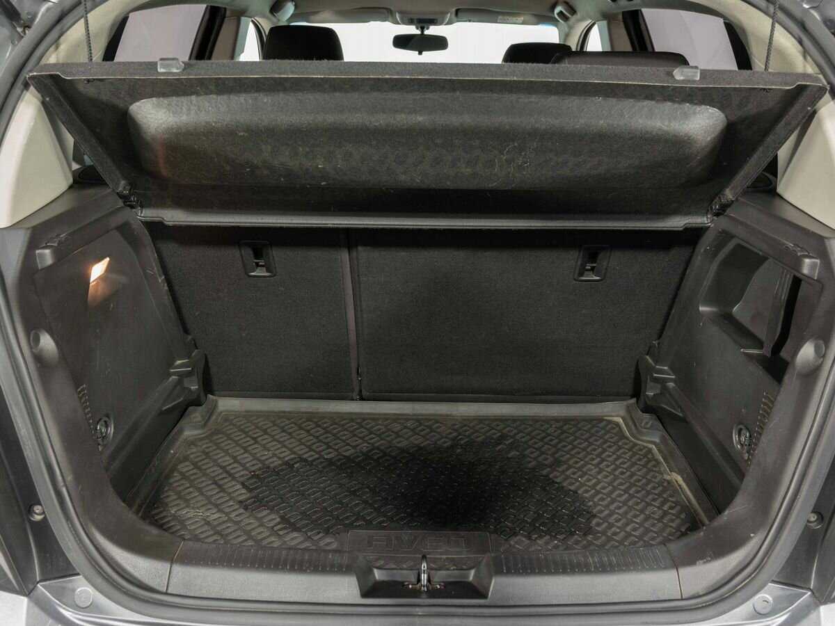 Chevrolet Aveo с пробегом — 2014 год. Фото: #21