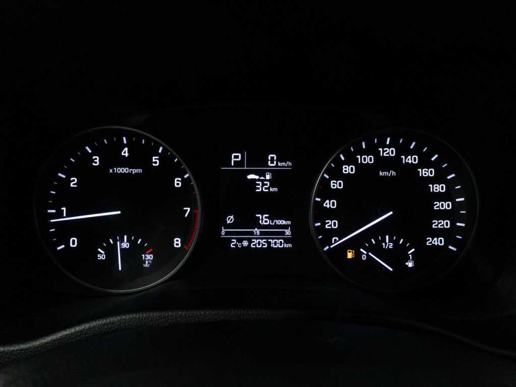 Hyundai Elantra с пробегом — 2017 год. Фото: #11