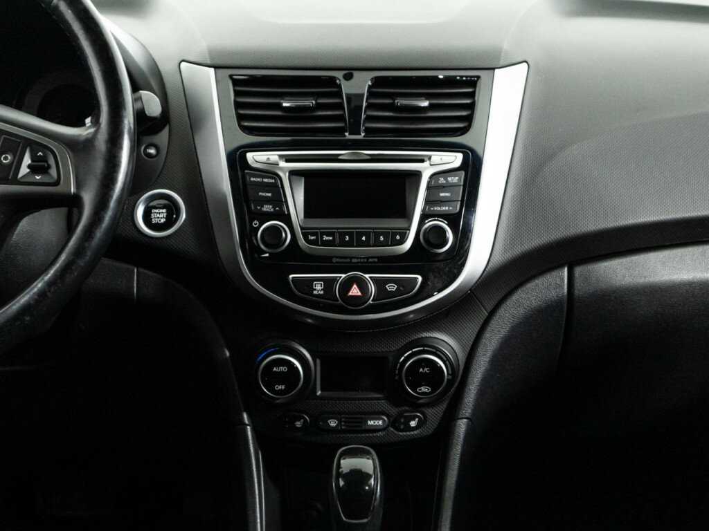 Hyundai Solaris с пробегом — 2015 год. Фото: #13