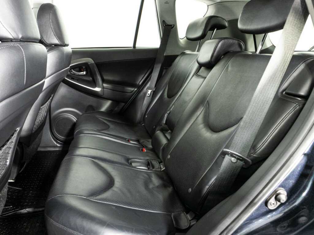 Toyota RAV4 с пробегом — 2012 год. Фото: #9