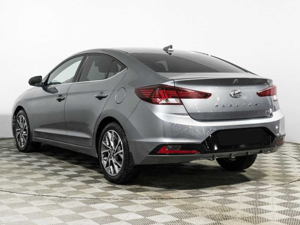 Hyundai Elantra с пробегом — 2019 год. Фото: #6