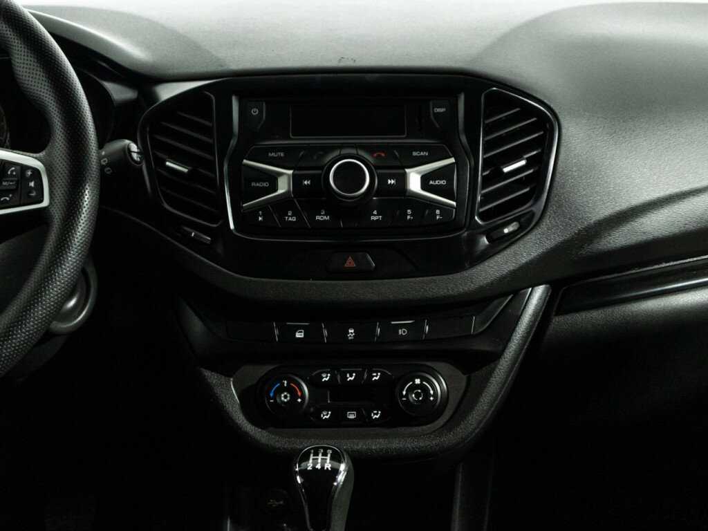 Lada (ВАЗ) Vesta с пробегом — 2019 год. Фото: #13