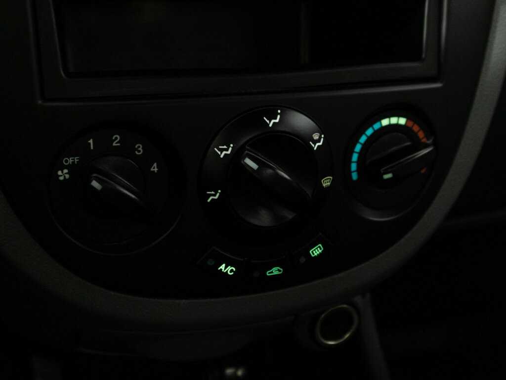 Daewoo Gentra с пробегом — 2014 год. Фото: #13