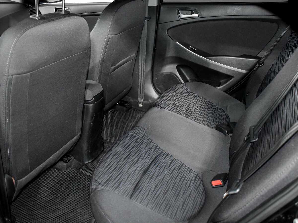 Hyundai Solaris с пробегом — 2015 год. Фото: #9