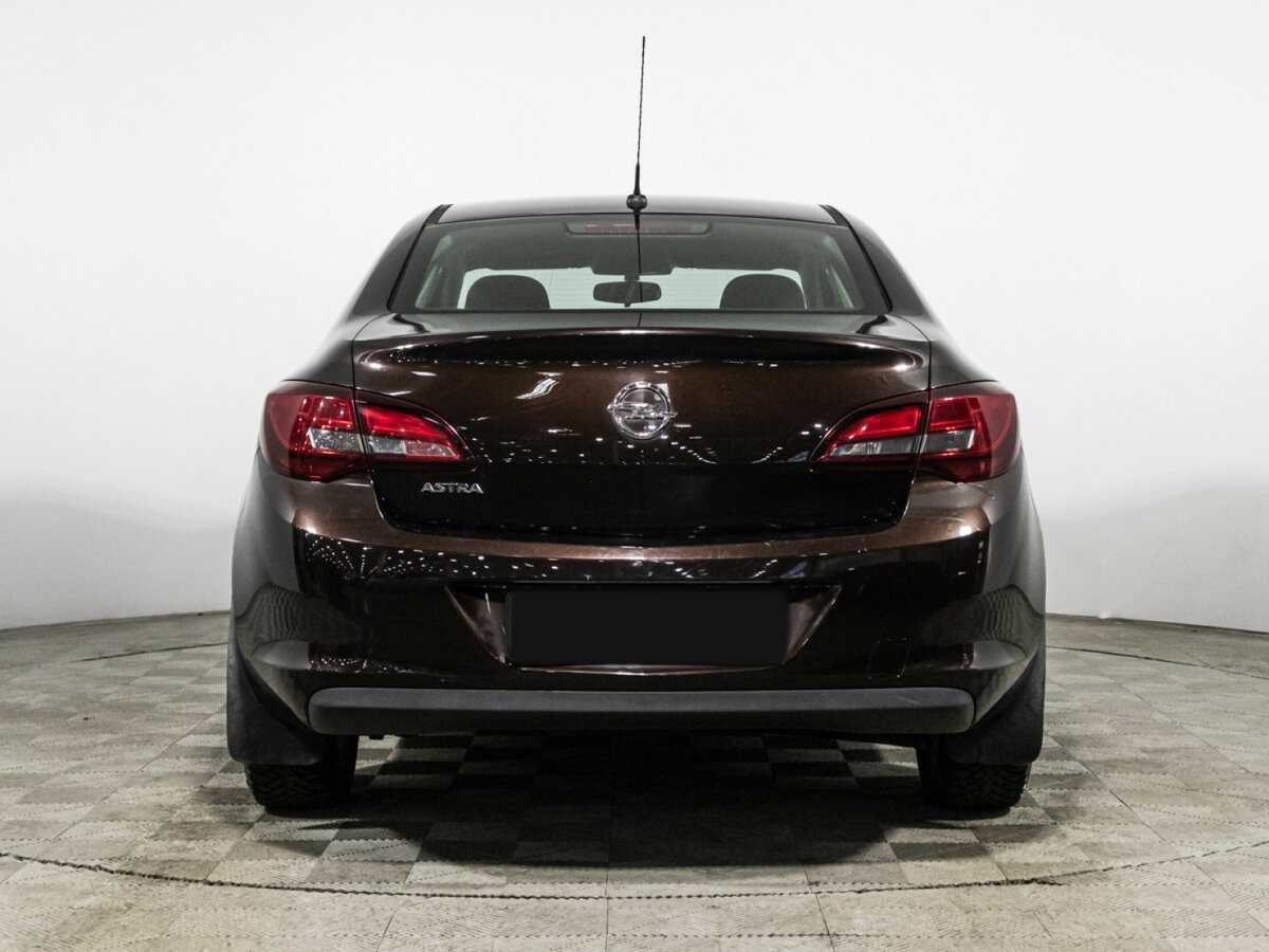 Opel Astra с пробегом — 2014 год. Фото: #5