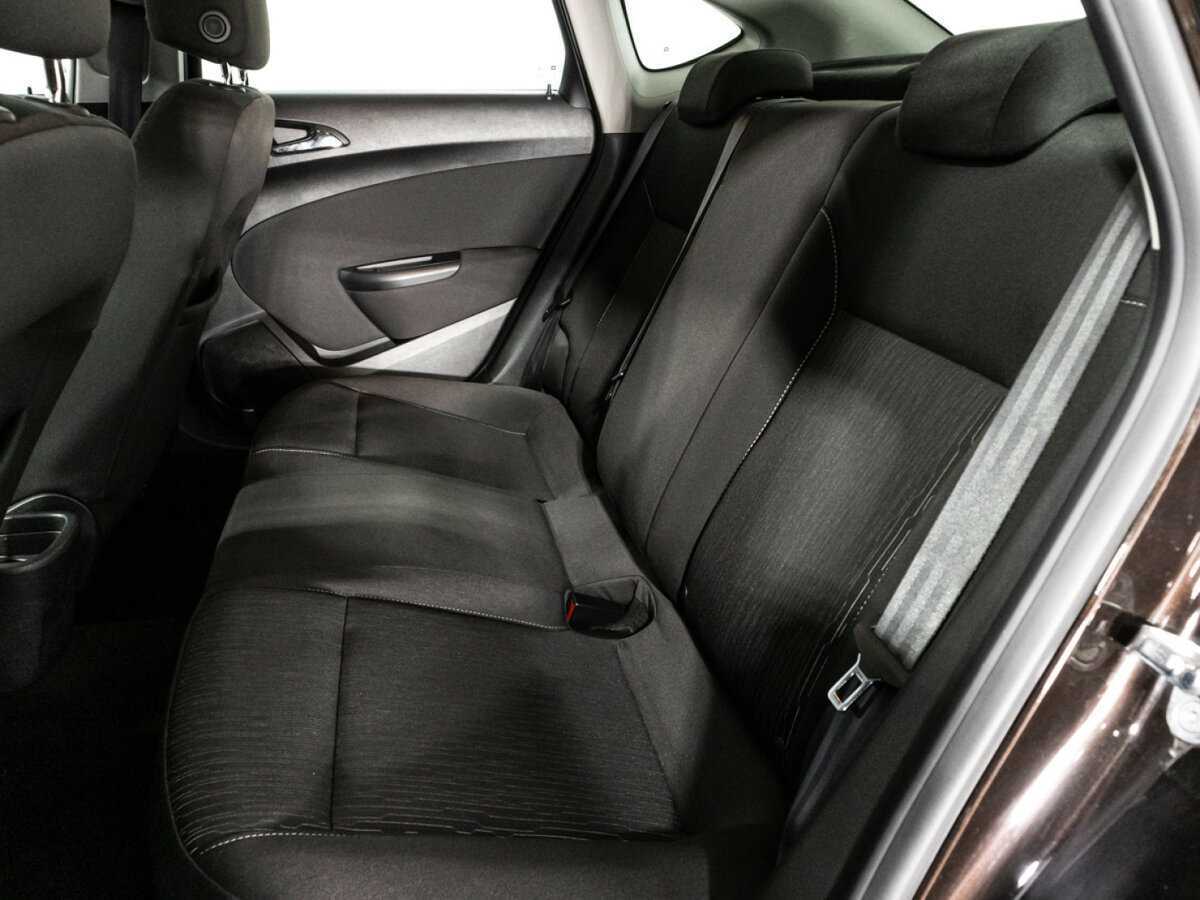 Opel Astra с пробегом — 2014 год. Фото: #9