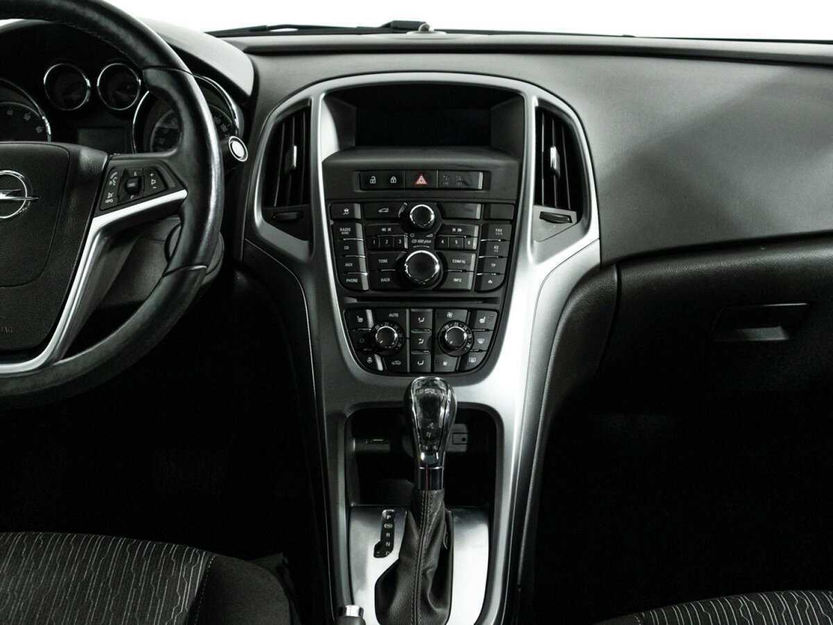 Opel Astra с пробегом — 2014 год. Фото: #13