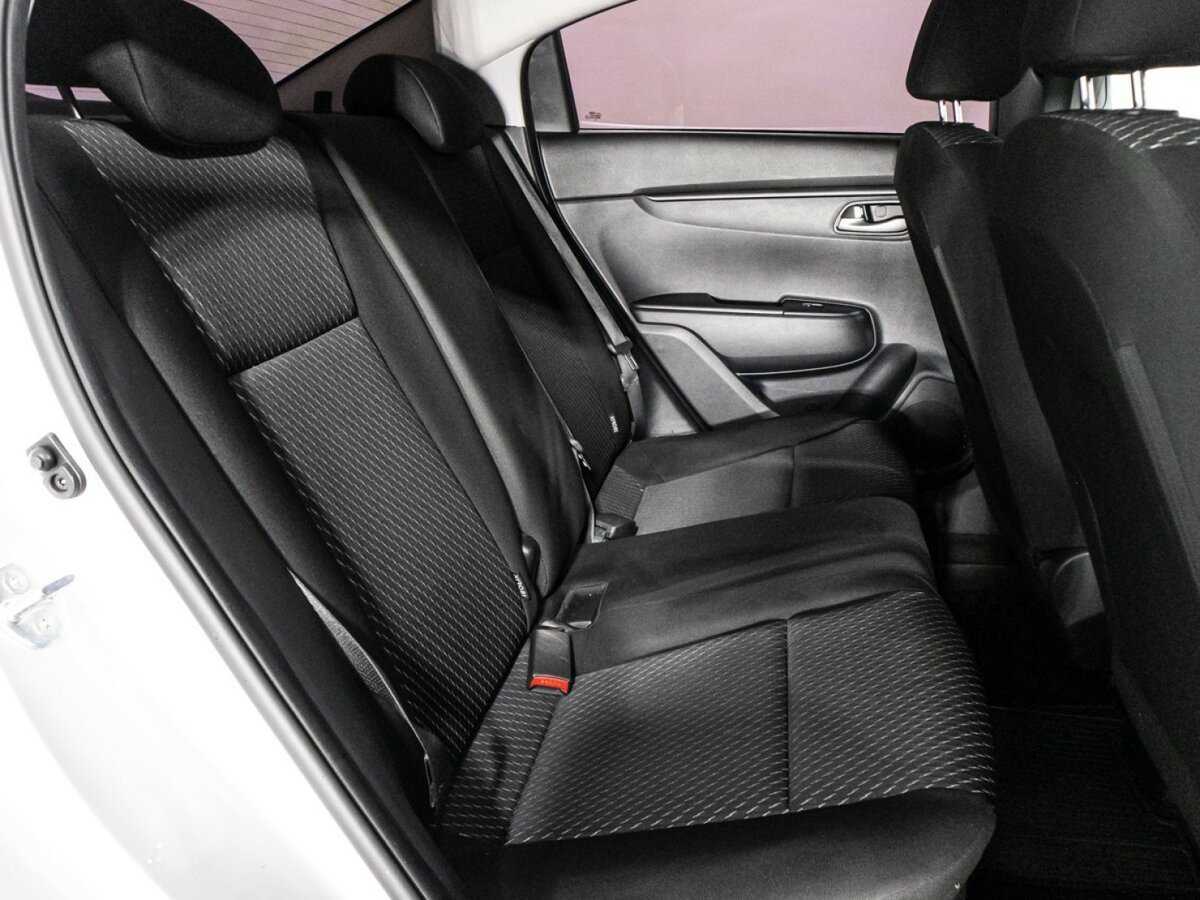 Kia Rio с пробегом — 2020 год. Фото: #16