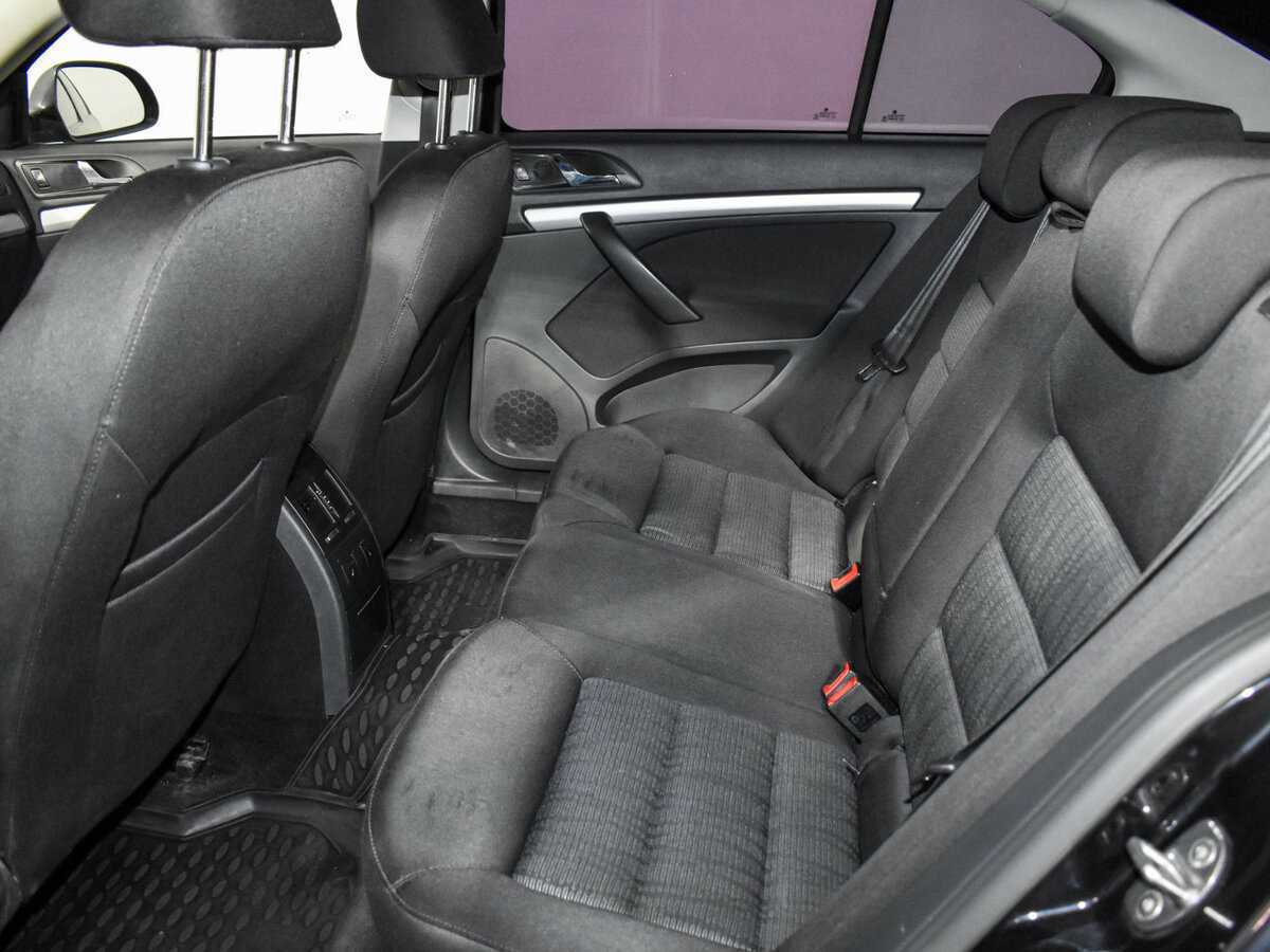 Skoda Octavia с пробегом — 2012 год. Фото: #11