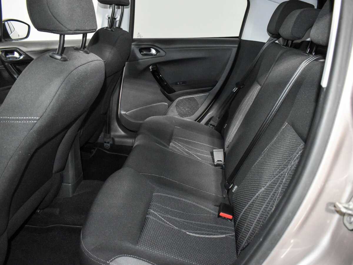 Peugeot 208 с пробегом — 2014 год. Фото: #10