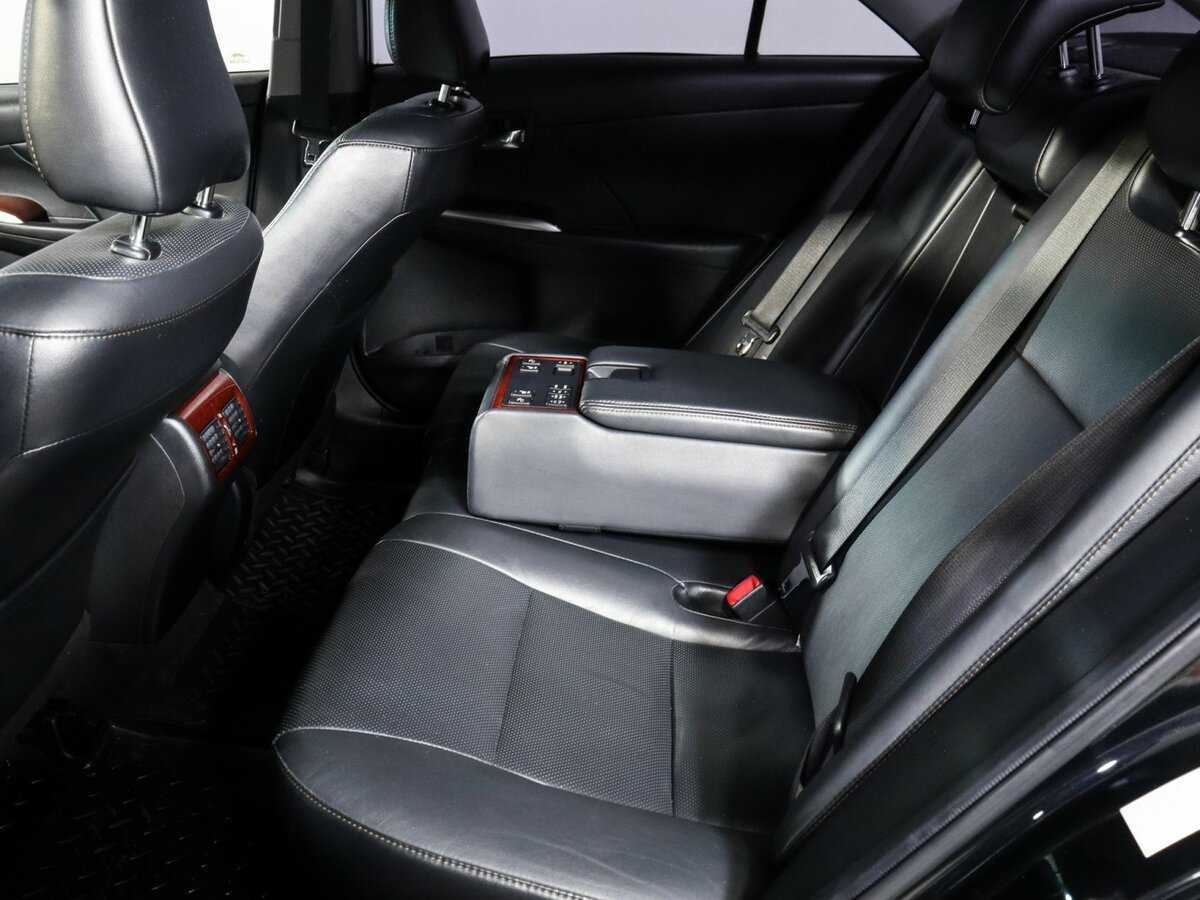 Toyota Camry с пробегом — 2012 год. Фото: #9