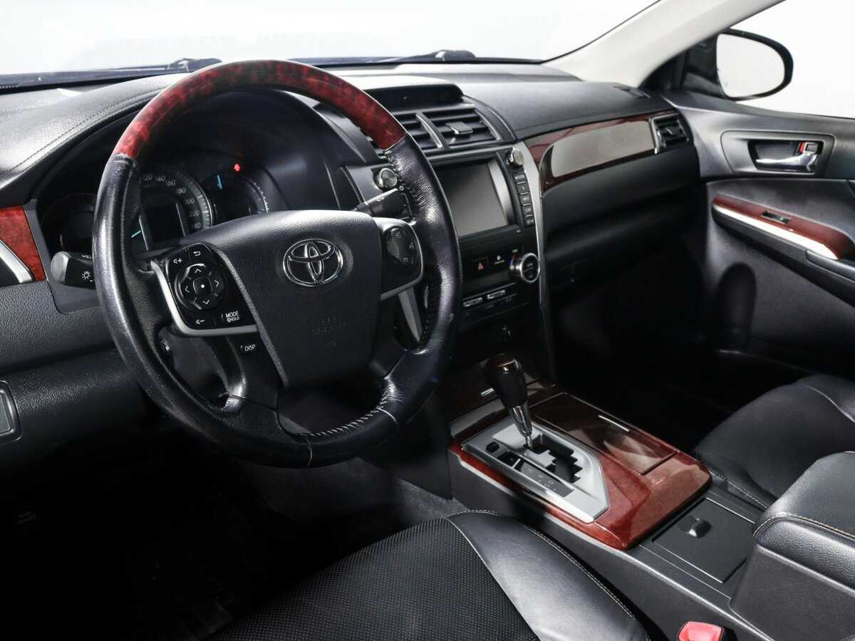 Toyota Camry с пробегом — 2012 год. Фото: #13
